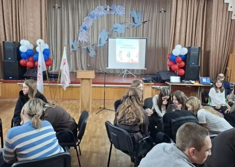 Слово – это целый мир. В клубе интеллектуальных игр «Эрудит» прошла муниципальная интеллектуальная игра «Знатокиада – 2025»