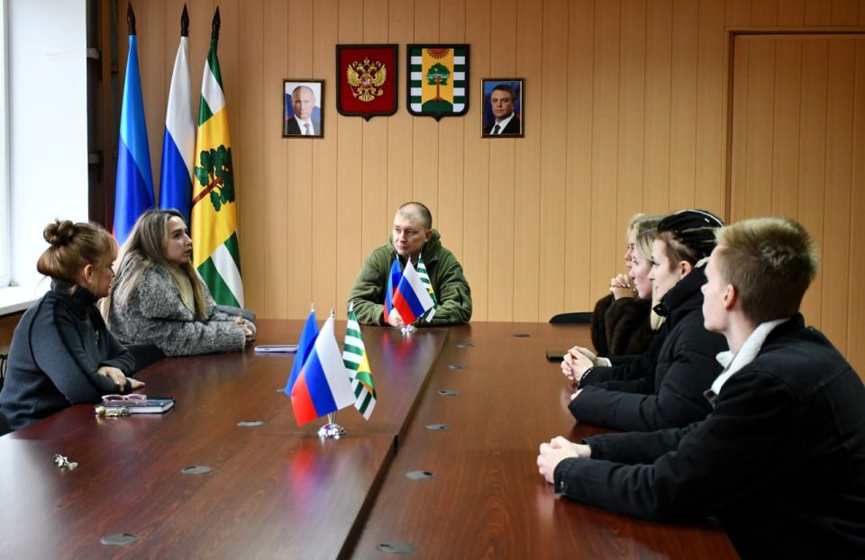 Евгений Шаталин: Совместно с заместителем администрации Мариной Фомичевой провёл встречу с командой «Молодёжного десанта»