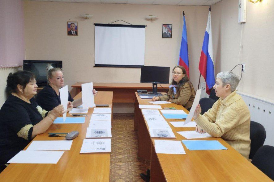 В центре занятости населения состоялась очередная встреча, в рамках работы Женского клуба «НоваЯ», приуроченная ко Дню матери