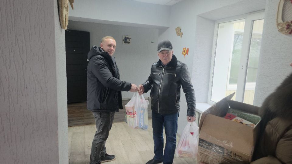 В преддверии Международного дня инвалидов в Ровеньковском доме-интернате для людей с особенными потребностями царила особая атмосфера