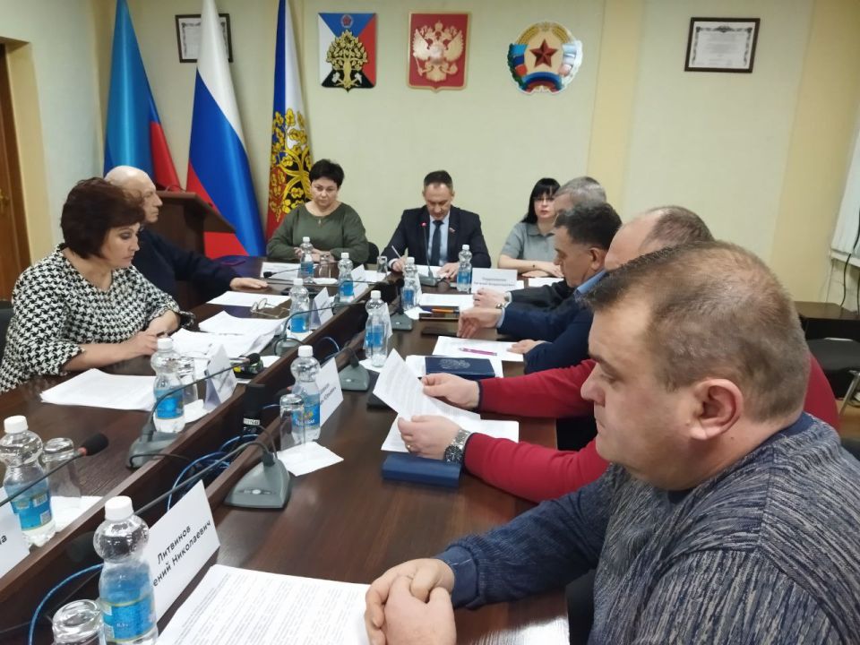 В Ровеньках прошло XXXVII заседание Совета городского округа