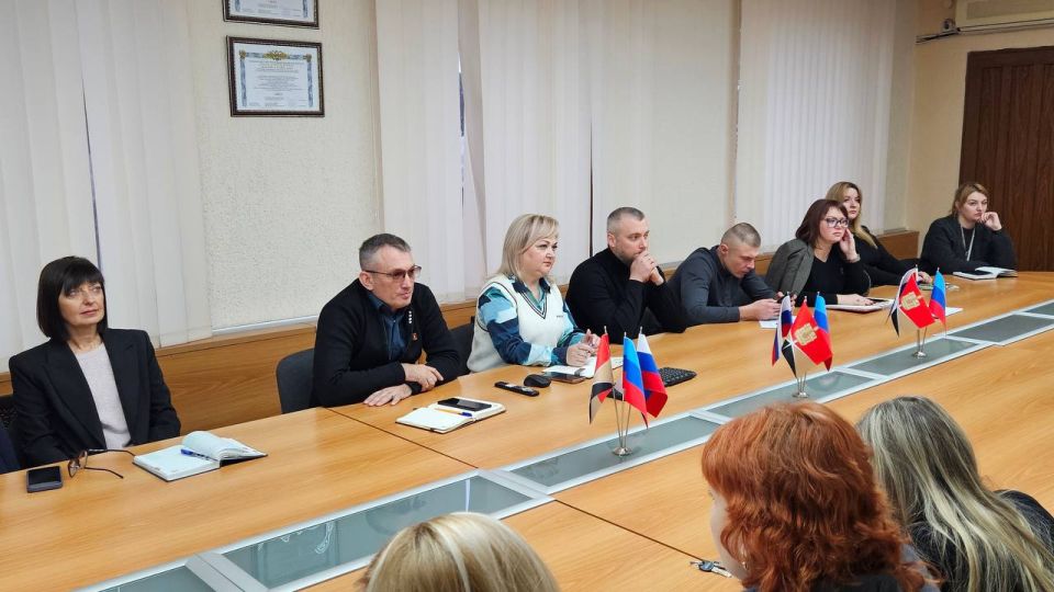 Максим Величко: Сегодня совместно с главой города Алчевска Светланой Гребеньковой прослушали прямое включение Главы ЛНР Пасечника Л.И., где были обозначены ключевые направления работы региона на ближайший период — от...