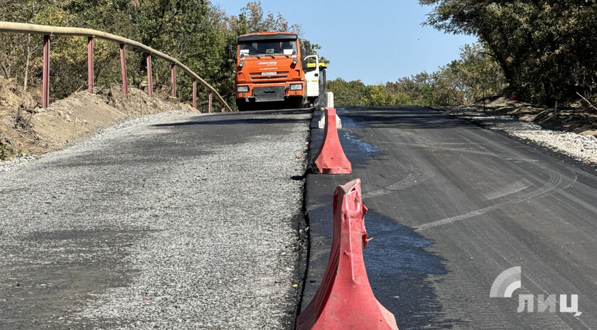 Пасечник поручил главе Минтранса отремонтировать дороги, ведущие ко всем населенным пунктам региона