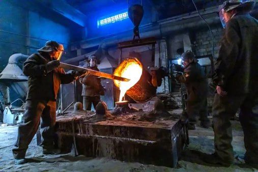 Современная печь введена в работу на Стахановском заводе ферросплавов