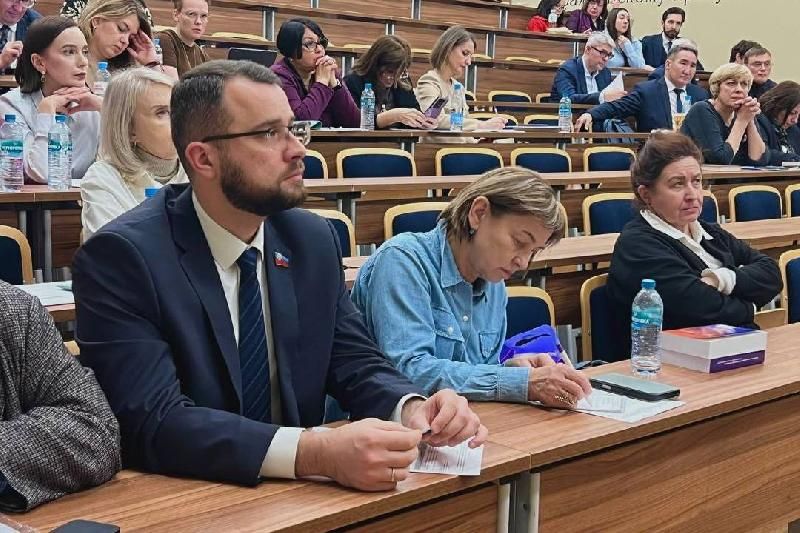 Александр Криеренко принял участие в обсуждении проблем реализации федерального законодательства в сфере местного самоуправления