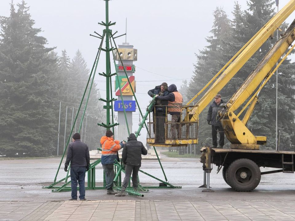 Сергей Колягин: Зима уже вступила в свои права, а это значит, что для сотрудников Муниципального унитарного предприятия «Комбинат коммунальных услуг города Первомайска» настало время подготавливать наш любимый город к...