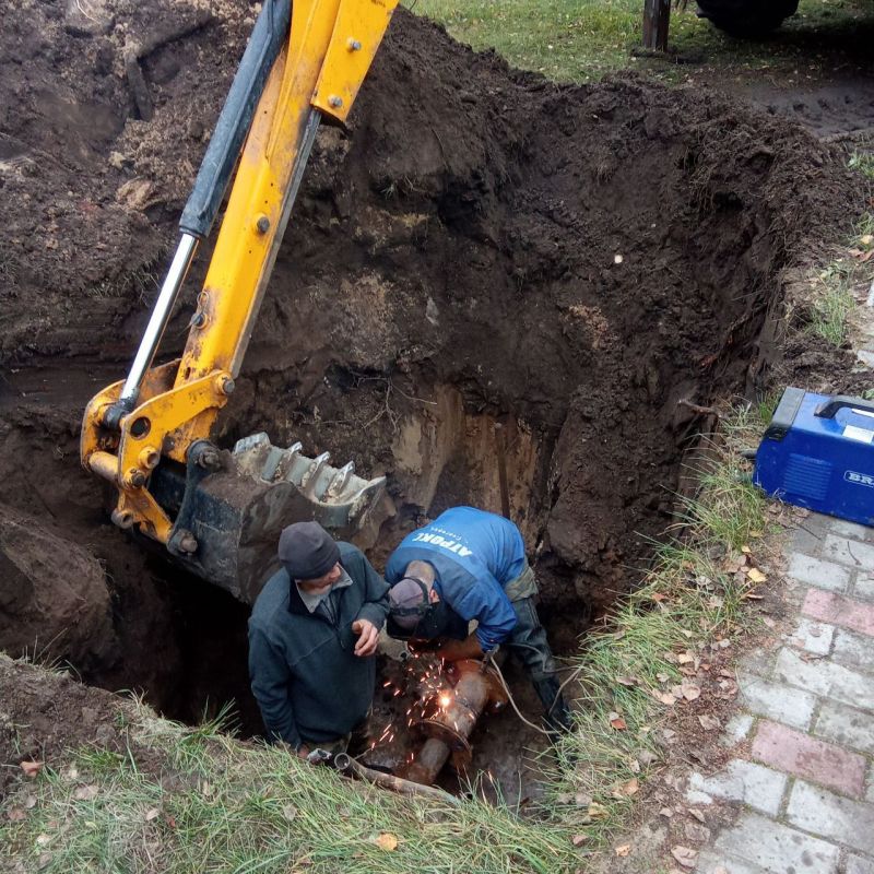 Сотрудники МБУ Центр «Благоустройство» проводят необходимые работы на системе водоснабжения территории округа