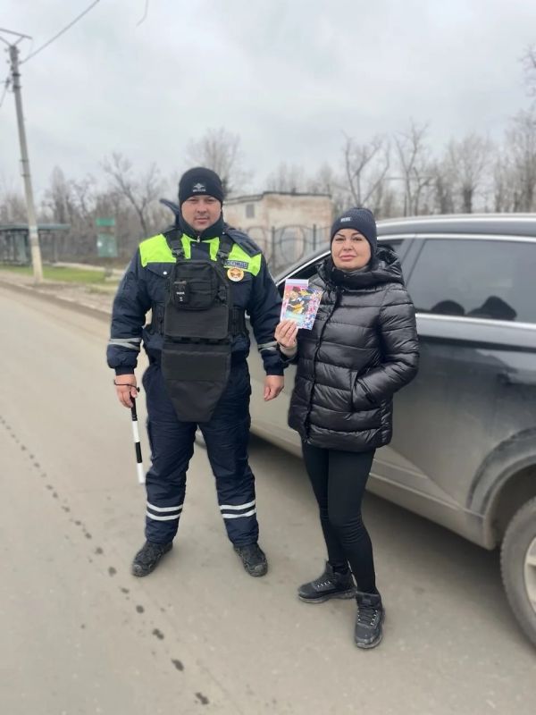 111Дорожные полицейские Рубежного провели акцию «Моя мама за рулём»