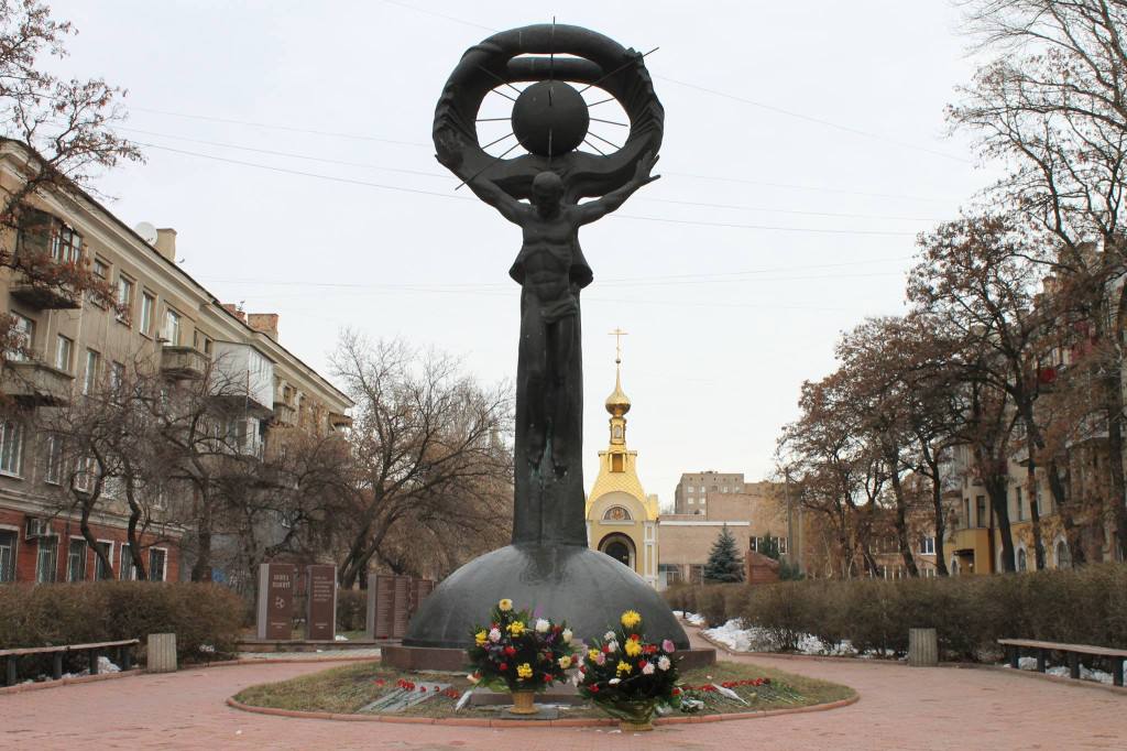 Реконструкция сквера, расположенного у мемориала «Героям-ликвидаторам последствий аварии на ЧАЭС», начнется в 2026 году