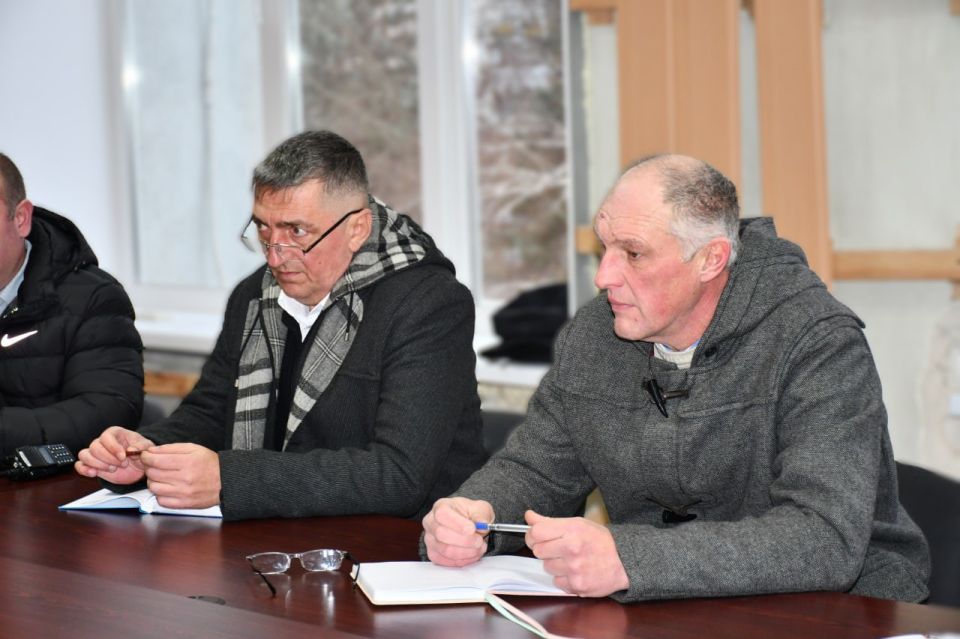 Врип Главы Евгений Шаталин совместно с первым заместителем Главы администрации Игорем Шмидтом провел совещание с руководителями структурных подразделений города Рубежное