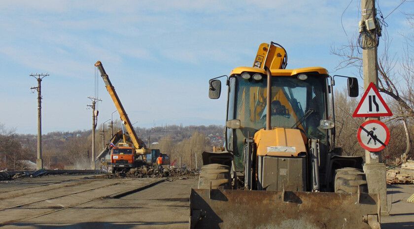 Специалисты за три года восстановили в Донбассе и Новороссии 69 мостов и путепроводов