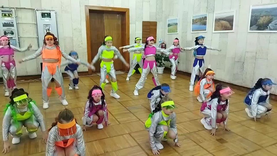 Сегодня в Ровеньках состоялась детская концертно-развлекательная программа, посвященная Международному дню инвалида