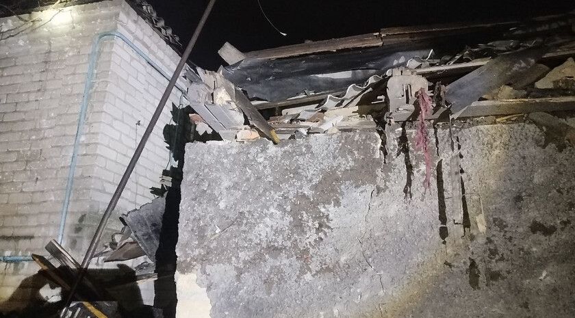 Украинский беспилотник упал во дворе частного дома в Антрацитовском округе