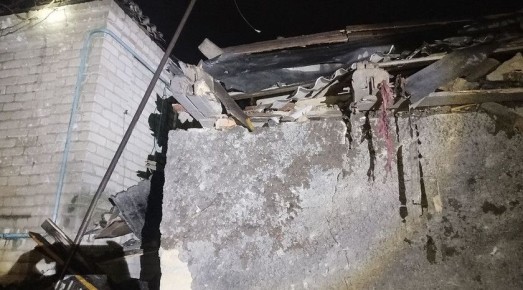 Украинский беспилотник упал во дворе частного дома в Антрацитовском округе