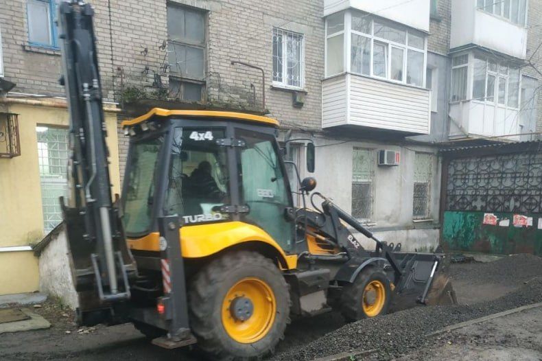 По поручению Игоря Ковальчука в Свердловске активно благоустраивают дворы и готовятся к зиме