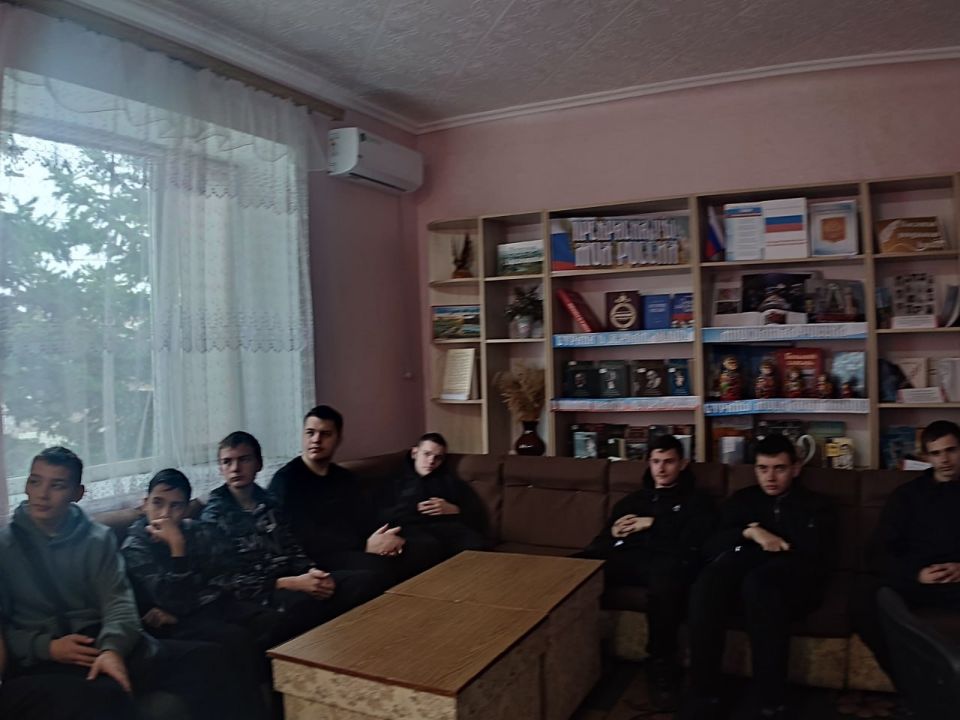 В Лутугинской средней школе №1 прошла лекция на тему «Вредные привычки и их последствия»