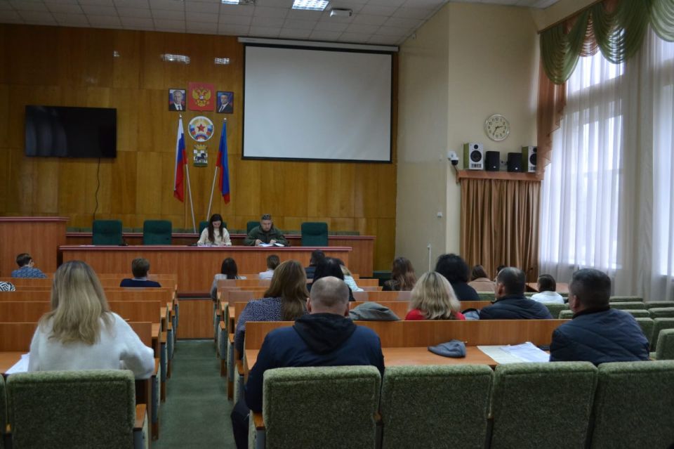 Заместитель Главы Старобельского муниципального округа Сайко Иван Михайлович провёл заседание комиссии по противодействию нелегальной занятости