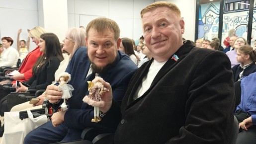 Сегодня, в Международный день инвалидов, вместе с заместителем Председателя Народного Совета ЛНР Денисом Колесниковым приняли участие в прекрасном и душевном мероприятии — «Празднике Дружбы»