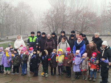  : 3         ,       ,       