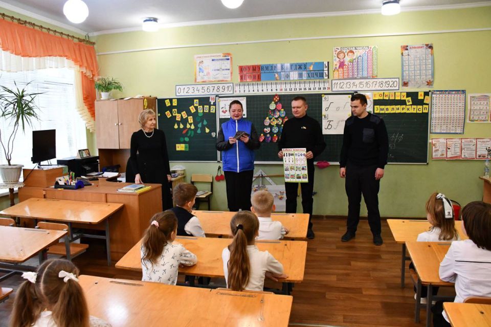 Сергей Колягин: Благодарен активистам и сторонникам Партии «Единая Россия», которые подключились к выполнению мероприятий, озвученных на заседании комиссии по обеспечению безопасности дорожного движения на территории...