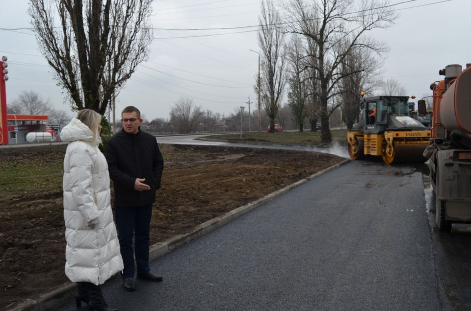 Евгений Морозов: В Брянке подходят к концу работы по ремонту дорог, запланированные на 2025 год