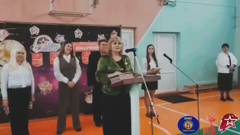 Юнармейцам из Беловодского МО торжественно вручены медали за участие в военном параде, который прошёл 9 мая 2025 года в Новосибирске