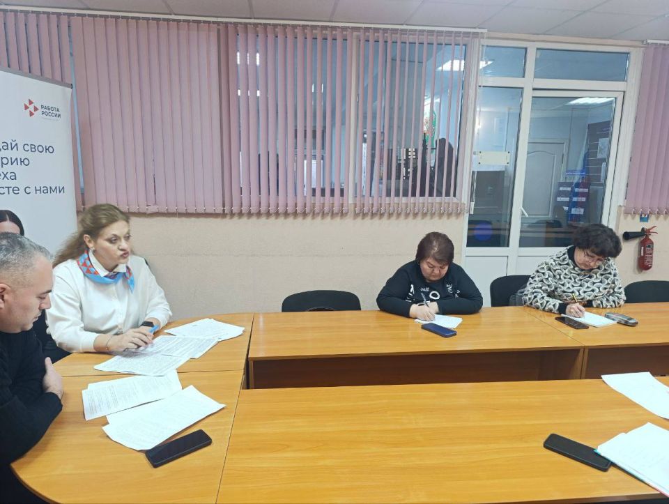 В рамках партийного проекта "Моя карьера с Единой Россией" 03 декабря 2025 года в территориальном отделении ГКУ «Республиканский центр занятости населения ЛНР» в городе Брянке был проведен семинар, в котором приняли участие...