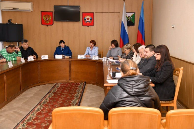 Проведено заседание Комиссии по делам несовершеннолетних и защите их прав