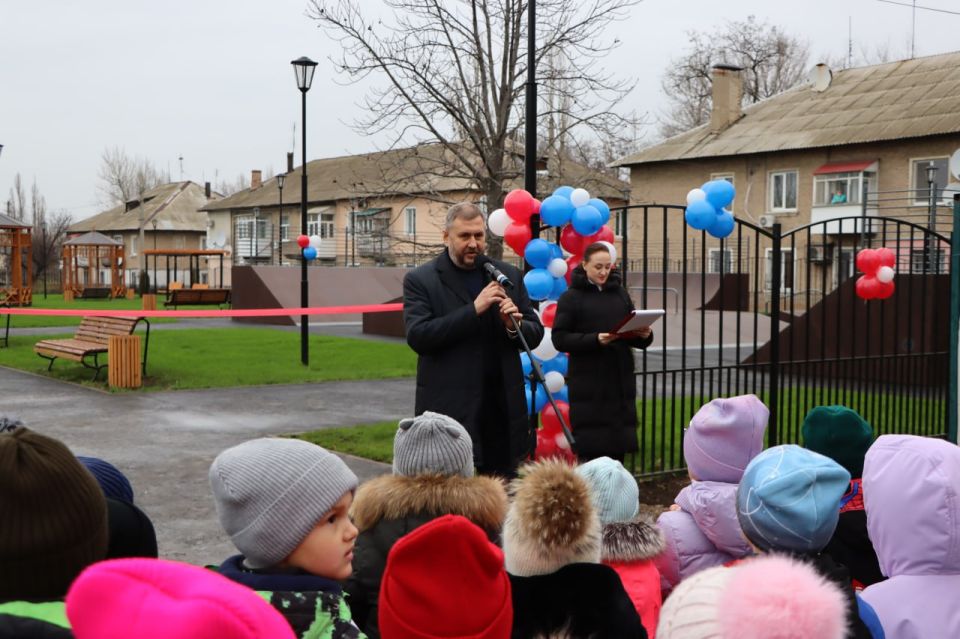 Евгений Бондарь: В Лутугино открылся «Уютный уголок» – новое общественное пространство для жителей и гостей округа