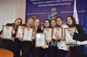 В День добровольца жителей города Кировска поздравили благодарственными письмами за их почетную миссию – волонтерство