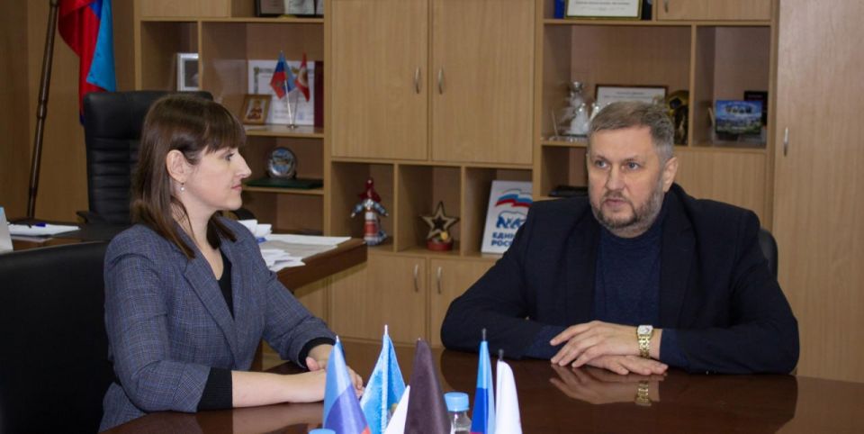 Евгений Бондарь: Рабочий визит руководителя Архивной службы ЛНР в Лутугинский муниципальный округ