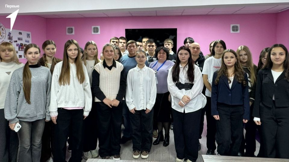 В Лутугино в «Нашем центре» прошла встреча в рамках акции «Неделя добрых дел»