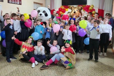 Движение Первых дарит праздник детям соцкатегорий!