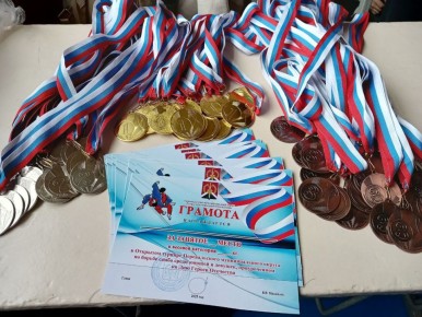 В Перевальске прошел турнир по самбо, приуроченный ко Дню Героев Отечества