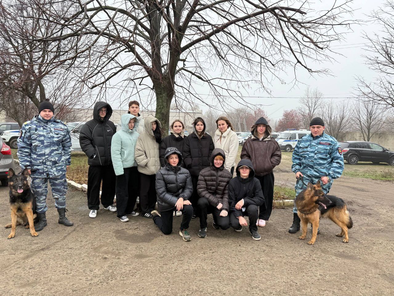 111111 Ученики полицейского класса познакомились со служебными псами Центра кинологической службы регионального МВД