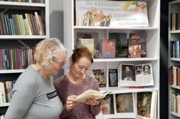 В Свердловской центральной библиотеке открылась выставка книг об искусстве!