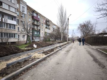 Евгений Морозов: В микрорайоне №4 начались работы по созданию безопасной пешеходной инфраструктуры