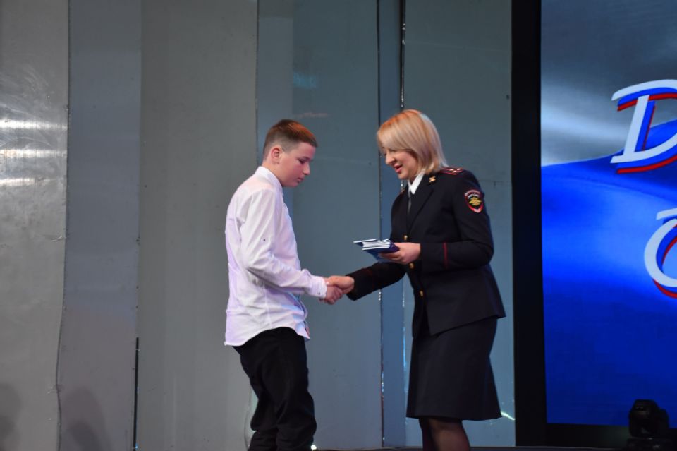 Торжественное вручение паспортов РФ в Ровеньках!