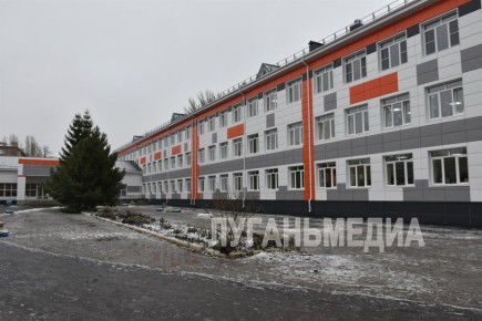 В Антрацитовской средней школе № 3 выполнен капитальный ремонт