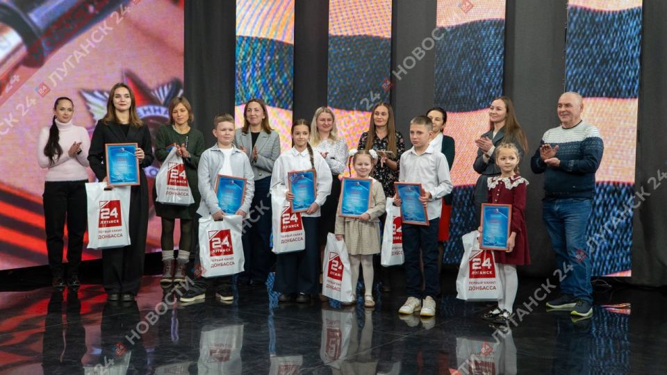 Церемония награждения победителей литературного конкурса телеканала «Луганск 24» «Когда говорят пушки, музы НЕ молчат!» состоялась в стенах ГТРК ЛНР (ФОТОРЕПОРТАЖ)