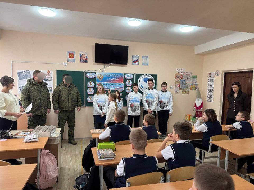 День Героев Отечества — праздник, посвященный людям, проявившим мужество и отвагу, защищавшим нашу Родину в годы испытаний