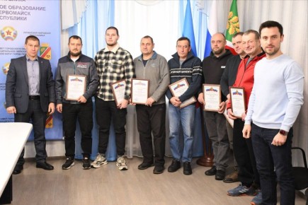 Сергей Колягин: Очередная бригада калужских специалистов, успешно выполнив поставленные перед ними задачи по восстановлению внутридомовых коммуникационных систем в многоквартирных жилых домах округа, возвращается домой