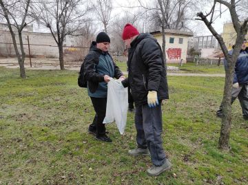 В Северодонецке продолжается общегородской субботник в рамках "Декады добрых дел"