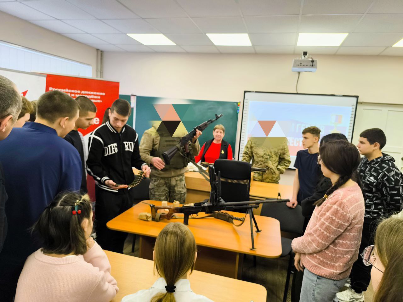 День Героев Отечества в России — это ежегодный памятный день 9 декабря, который объединяет память о подвигах прошлых эпох (Великая Отечественная война, царские времена) и чествует современных героев, особенно участников...