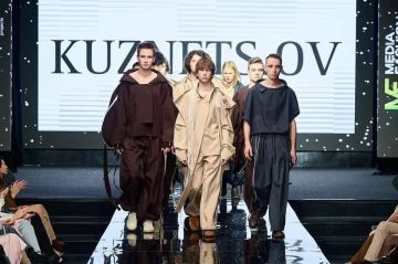 Студент из Луганска представил коллекцию на показе мод в Москве