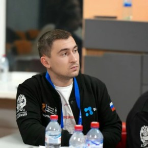 «Педагоги всегда учили наших детей ценить Родину, и когда наступило время ее защищать, многие из них сами взяли в руки оружие», – Леонид Пасечник