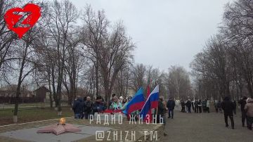 Новости Жизни!. 9 декабря в Белокуракино состоялся торжественный митинг «Подвигов героев будем достойны», посвященный Дню Героев Отечества