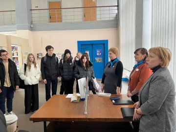 11.12.2025 г. в ГБОУ ЛНР "Перевальская гимназия №1" прошло мероприятие по профориентации для учеников 10 Б класса