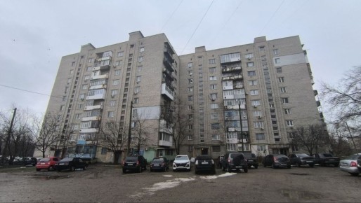 Строители тюменской компании «СТИЛЛ» проводят капитальный ремонт лифтового оборудование в д. № 4 на ул. Чкалова в г. Краснодоне. Капремонт начали в ноябре