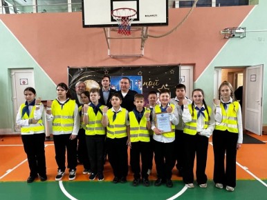 Юным инспекторам Беловодска вручили световозвращающие браслеты